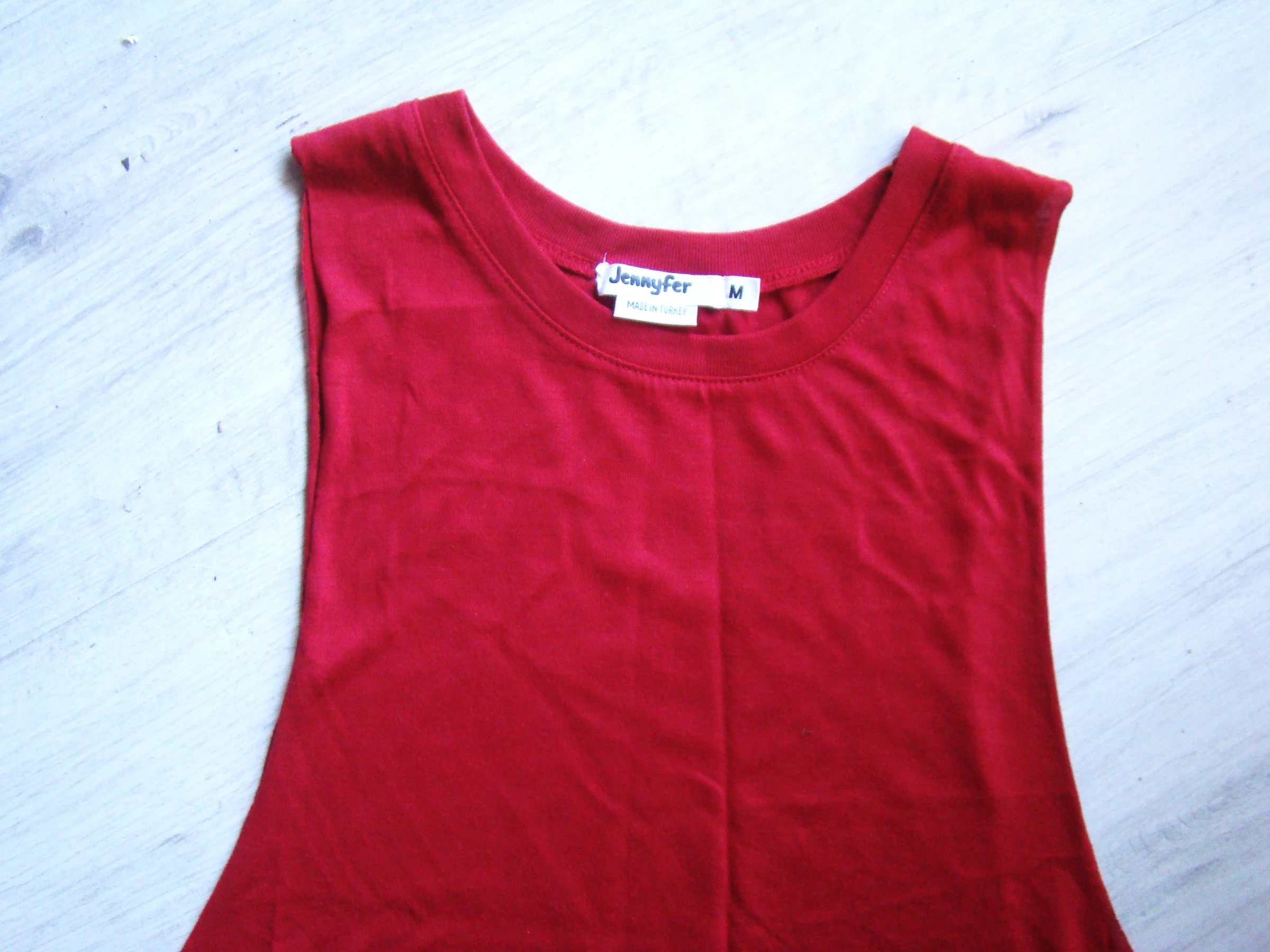 Blusa vermelha nova Jennyfer tamanho 38 sobre camiseta NOVA – photo 2